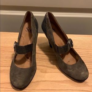 Sofft suede heals
